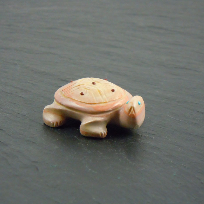 Zuni Turtle Carved By Gordon Poncho (FET528)