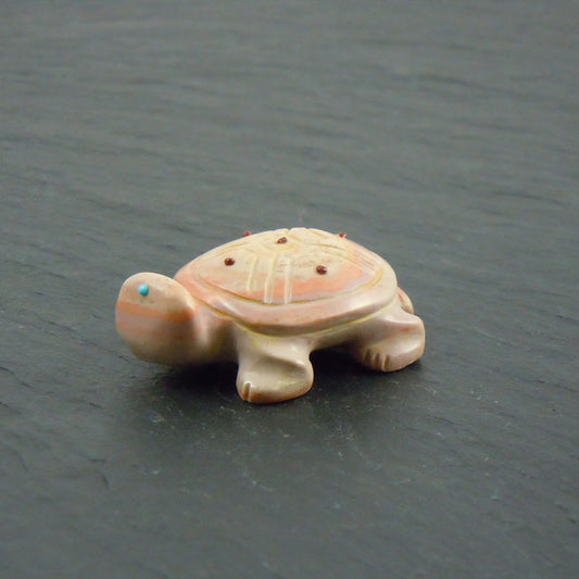 Zuni Turtle Carved By Gordon Poncho (FET528)