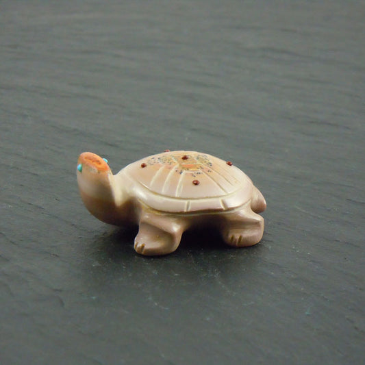 Zuni Turtle Carving By Gordon Poncho (FET529)